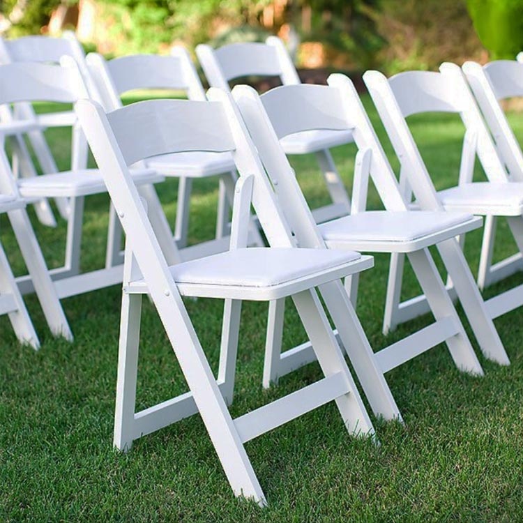 Wedding Party Event Garden Furniture Manufacturer Supplies Lightweight Foldable Padded Resin Outdoor Folding White Plastic Chair