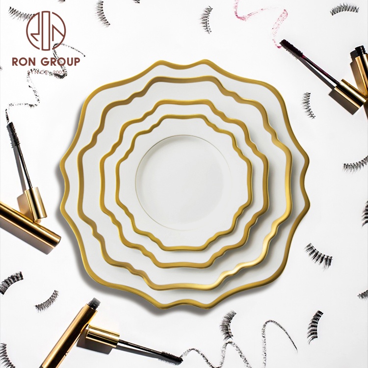 China factory high quality table decor base plate vintage dinner sunflower shape 13inch white gold charger wedding glass plates