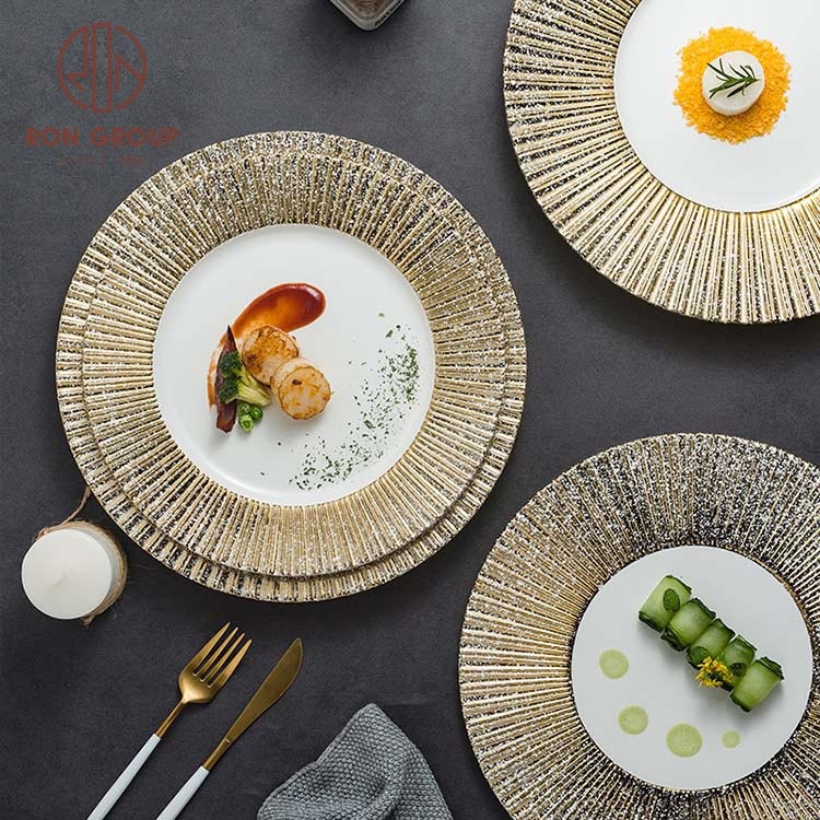 Wholesale Luxury Modern OEM Event Banquet Party Dinnerware Premium Ceramic Porcelain Bona China Set Wedding Plates with Gold Rim