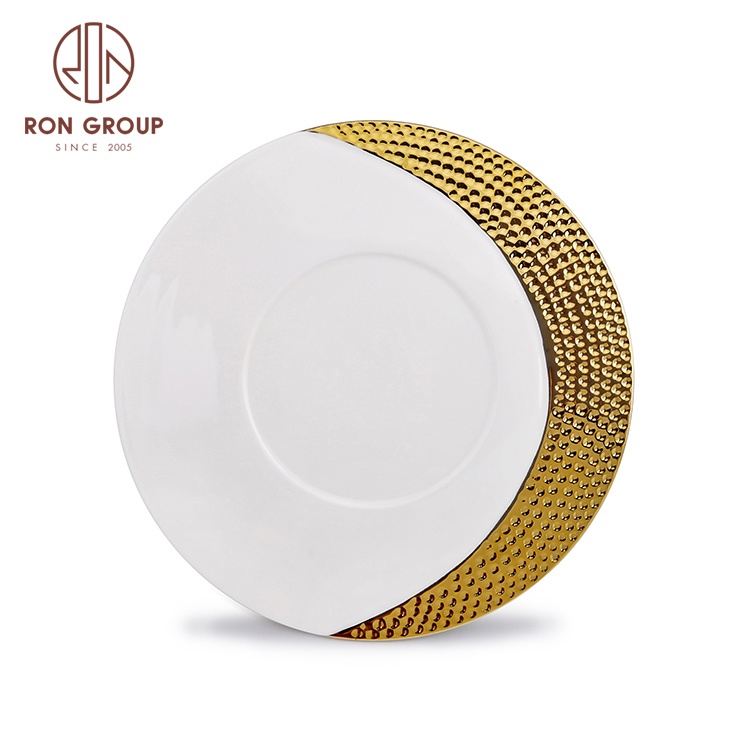 European Style Cheap Bulk OEM Wedding Restaurant Flat Porcelain Dinnerware Serving Gold Edge Dessert Charger Round Ceramic Plate