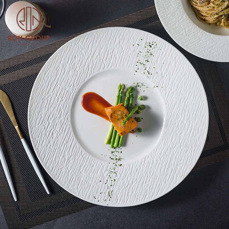 Hign Quality Luxury Wedding Hotel Dishware Tableware White Matte Round Catering Bulk Porcelain Plates Ceramic Dinnerware Set