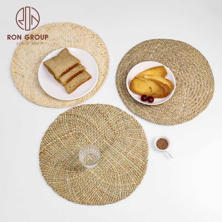 top seller 2025 custom wedding linen woven charger plate braided tablemats corn husk 38cm round wicker seagrass rattan placemat