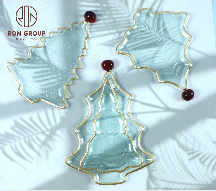 Wholesale Cheap Price New Design Christmas Dishware Luxury Elegant Party Banquet Clear Gold Rim Glass Charger Plates for Wedding