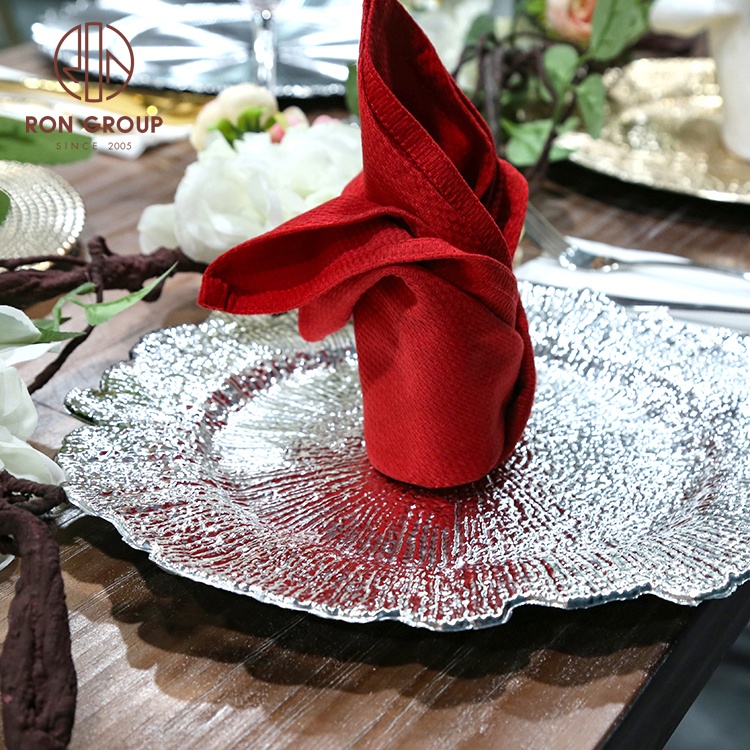 Wholesale Custom Restaurant Banquet Wedding Party Decoration Luxury Acrylic Dishware Gold Beaded Charger Plastic Plate