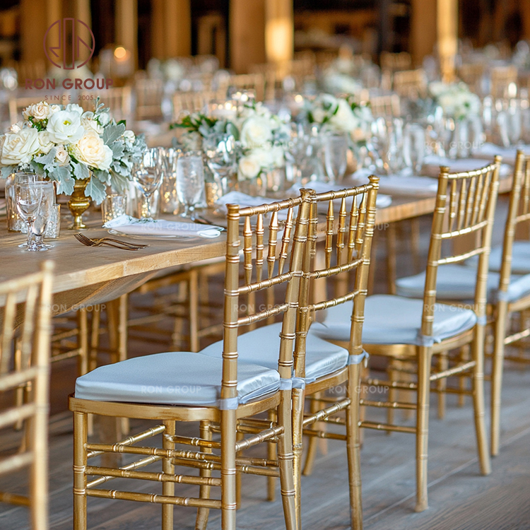 Champagne Gold Chiavari Wedding Chair with Silver-Grey Cushion for Ballroom Receptions