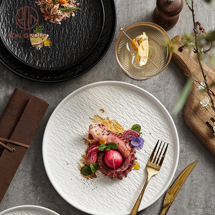 Fine Bone China vs. Porcelain: The Best Investment for Wedding Venues